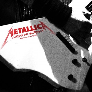 Guitarra com logo do Metallica - Foto: Divulgação