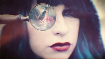 Smashing Pumpkins - Reprodução de cena do clipe de "Run2me" 