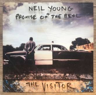 Neil Young - Reprodução da capa do disco "The Visitor"