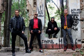 Plebe Rude - Reprodução da capa de "Primórdios"